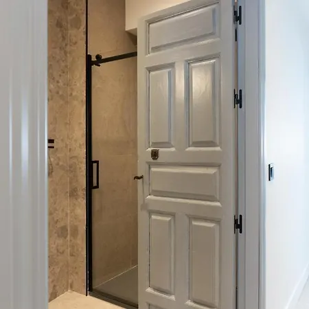 La Antigua Farmacia *