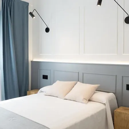 La Antigua Farmacia Apartment *